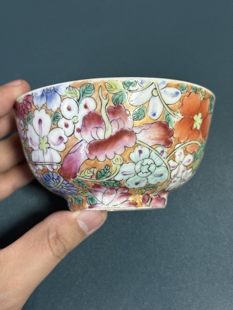 古玩陶瓷百花不落粉彩小碗真品鑒賞圖