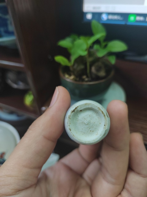 古玩陶瓷民國(guó)青花花卉小瓶真品鑒賞圖