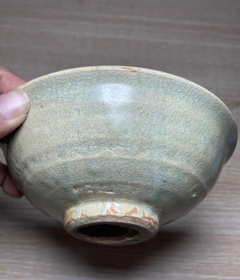 古玩陶瓷龍泉青瓷花卉紋碗真品鑒賞圖