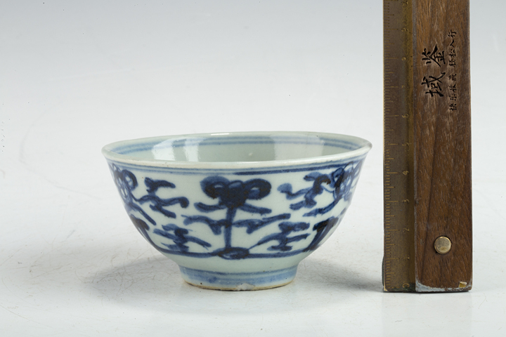 古玩陶瓷清中·青花花間雜寶紋杯
真品鑒賞圖