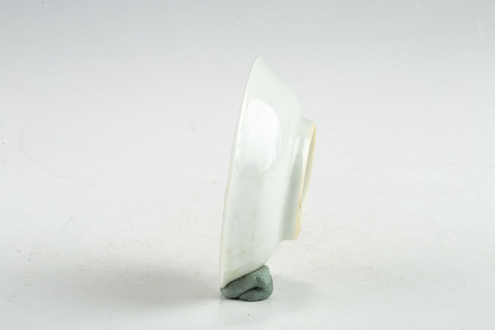 古玩陶瓷民國·墨地粉彩百花不落地紋筆舔一對
真品鑒賞圖