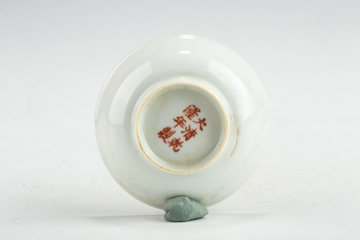 古玩陶瓷民國·墨地粉彩百花不落地紋筆舔一對
真品鑒賞圖