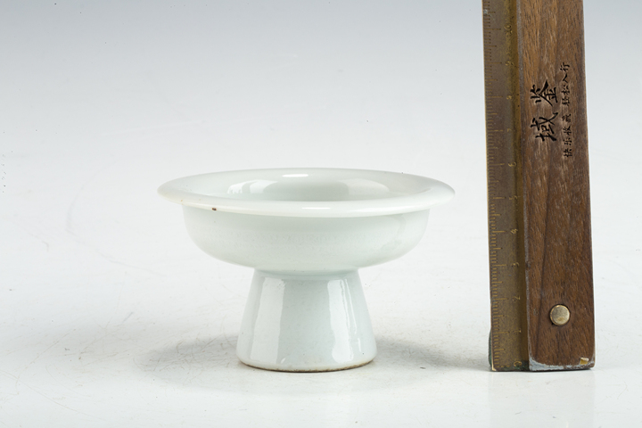 古玩陶瓷民國·白釉小高足盤真品鑒賞圖