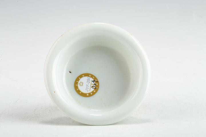 古玩陶瓷民國·白釉小高足盤真品鑒賞圖