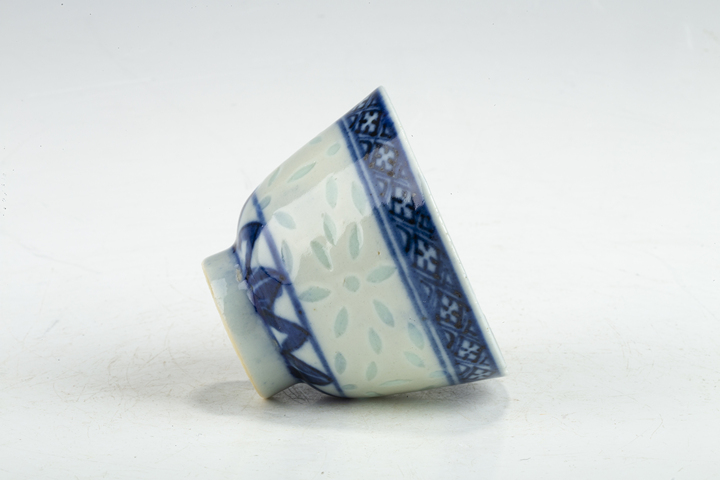 古玩陶瓷清晚·青花花卉紋玲瓏瓷杯拍賣，當前價格128元