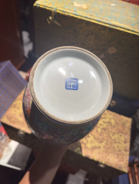 古玩陶瓷粉彩瓶真品鑒賞圖