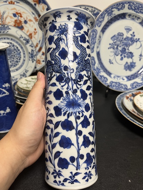 古玩陶瓷青花龍穿花紋箭筒真品鑒賞圖