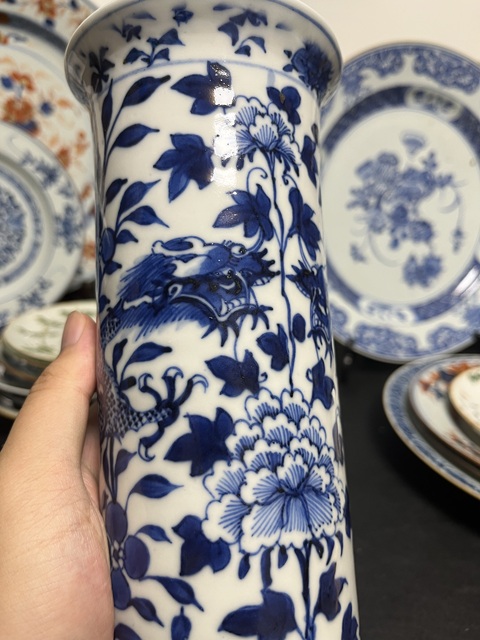 古玩陶瓷青花龍穿花紋箭筒真品鑒賞圖