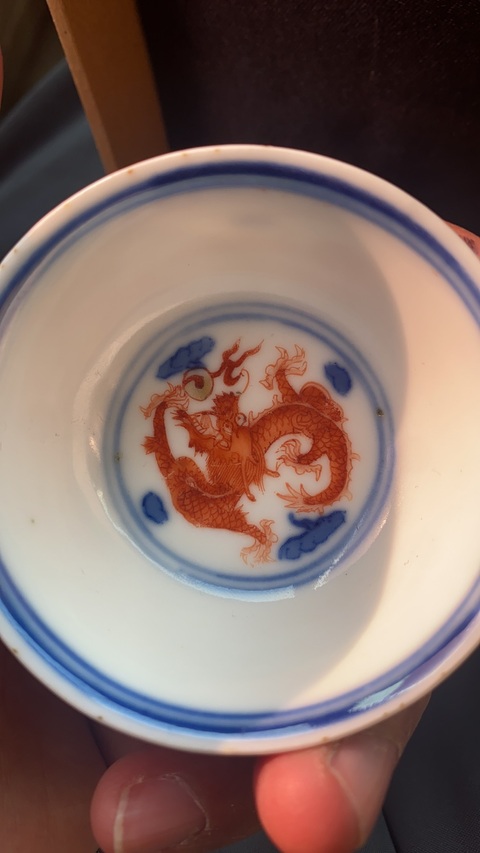 古玩陶瓷青花礬紅龍紋杯真品鑒賞圖