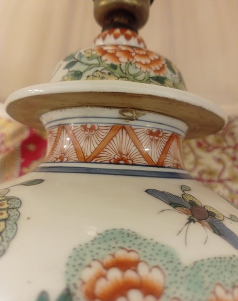 古玩陶瓷五彩花卉紋蓋罐（日本或歐洲）真品鑒賞圖