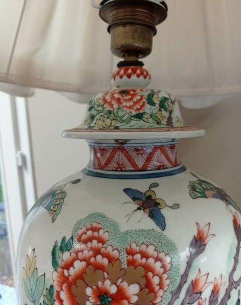 古玩陶瓷五彩花卉紋蓋罐（日本或歐洲）真品鑒賞圖