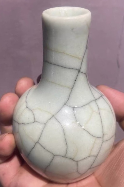 古玩陶瓷仿官釉天球瓶真品鑒賞圖