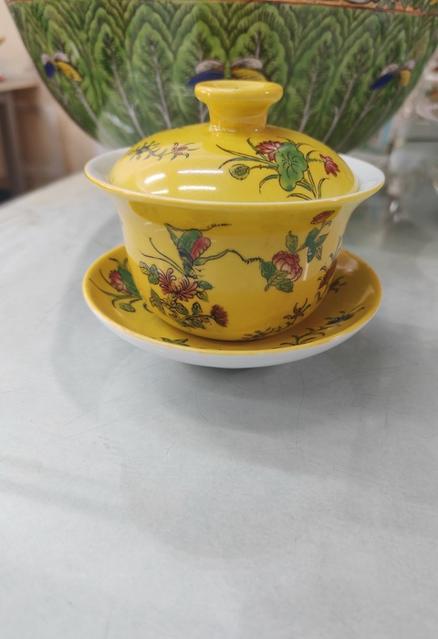 古玩陶瓷黃釉地粉彩三才蓋杯真品鑒賞圖