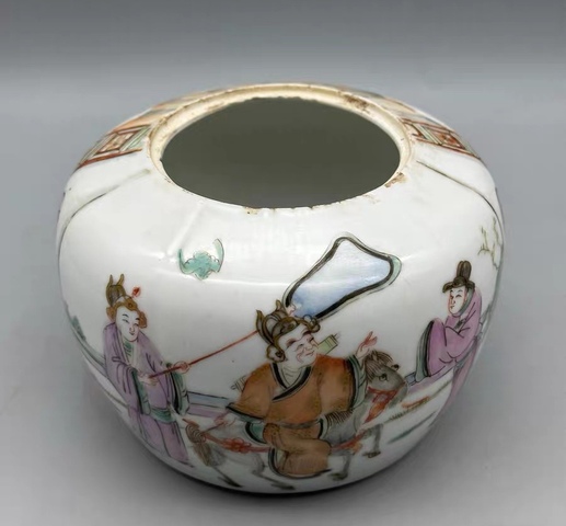 古玩陶瓷人物紋粉彩罐真品鑒賞圖