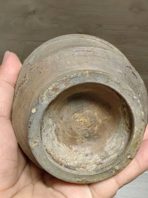 古玩陶瓷青釉鏤空鳥形鈕熏爐真品鑒賞圖