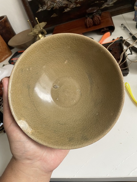 古玩陶瓷黃釉蓮瓣紋龍泉碗真品鑒賞圖