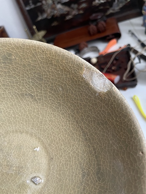 古玩陶瓷黃釉蓮瓣紋龍泉碗真品鑒賞圖