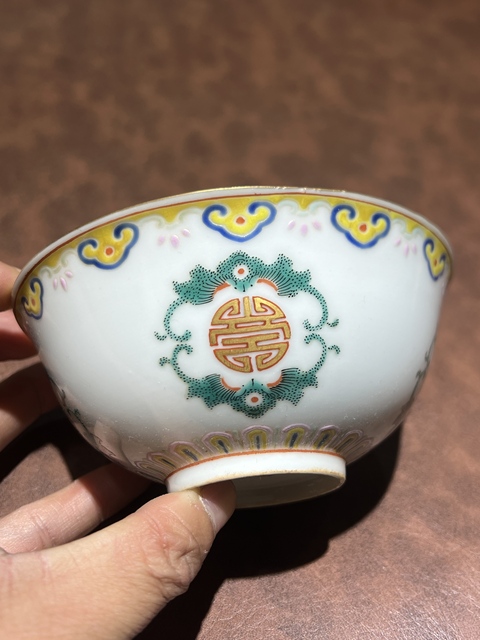 古玩陶瓷粉彩碗真品鑒賞圖