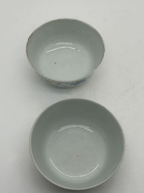 古玩陶瓷粉彩蝶戀花碗一對真品鑒賞圖