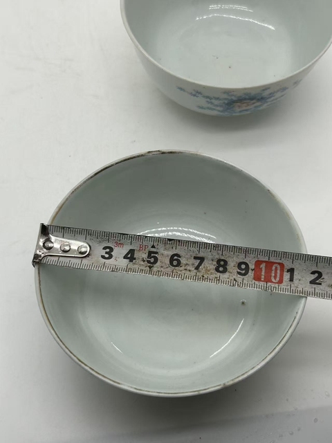 古玩陶瓷粉彩蝶戀花碗一對真品鑒賞圖