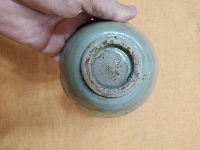 古玩陶瓷龍泉青瓷刻花葵口碗真品鑒賞圖