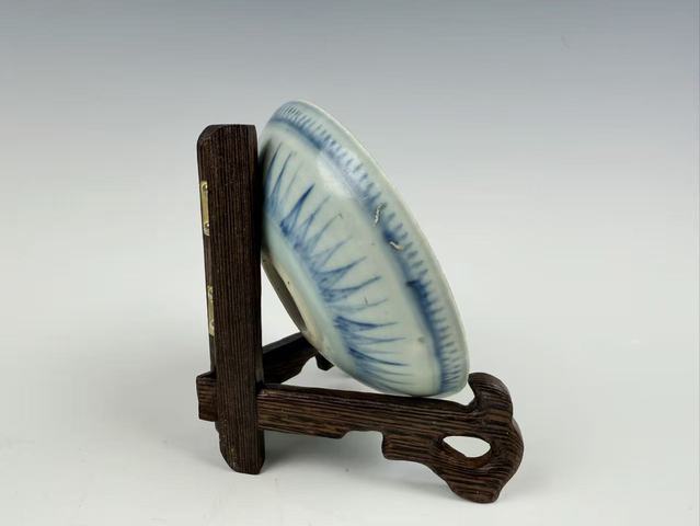 古玩陶瓷明中期·內青花月華紋外蕉葉紋臥足洗拍賣，當前價格1058元