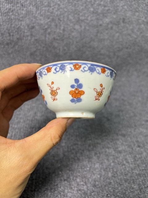 古玩陶瓷青花礬紅描金花卉紋杯真品鑒賞圖