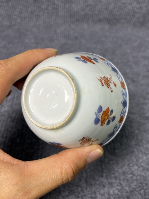 古玩陶瓷青花礬紅描金花卉紋杯真品鑒賞圖