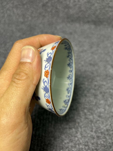 古玩陶瓷青花礬紅描金花卉紋杯真品鑒賞圖