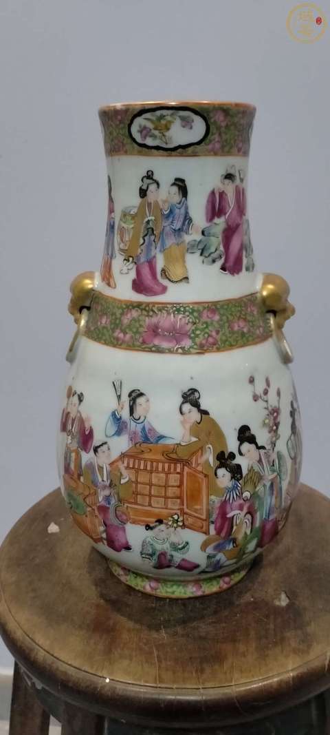 古玩陶瓷人物紋廣彩瓶真品鑒賞圖