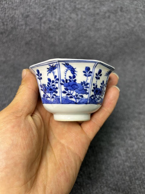 古玩陶瓷青花八方花卉紋杯拍賣，當(dāng)前價格1388元