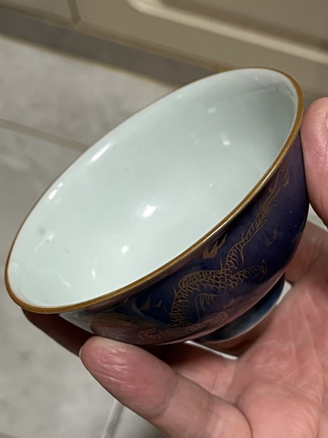 古玩陶瓷霽藍釉描金杯真品鑒賞圖