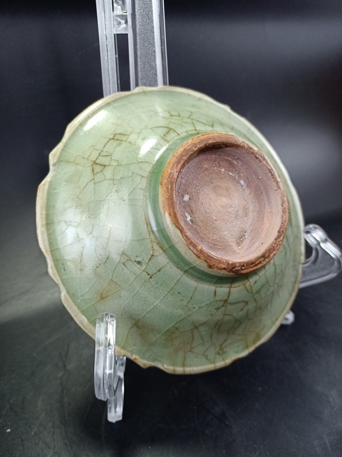 古玩陶瓷【明代】龍泉青瓷刻花葵口洗【文房雅器】【路份高，收藏價值好】拍賣，當前價格0元