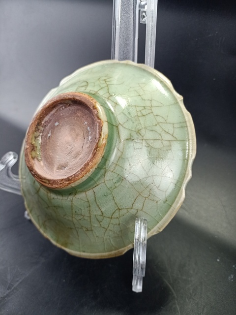 古玩陶瓷【明代】龍泉青瓷刻花葵口洗【文房雅器】【路份高，收藏價值好】拍賣，當前價格0元