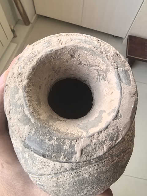 古玩陶瓷灰陶旋紋繭式壺真品鑒賞圖