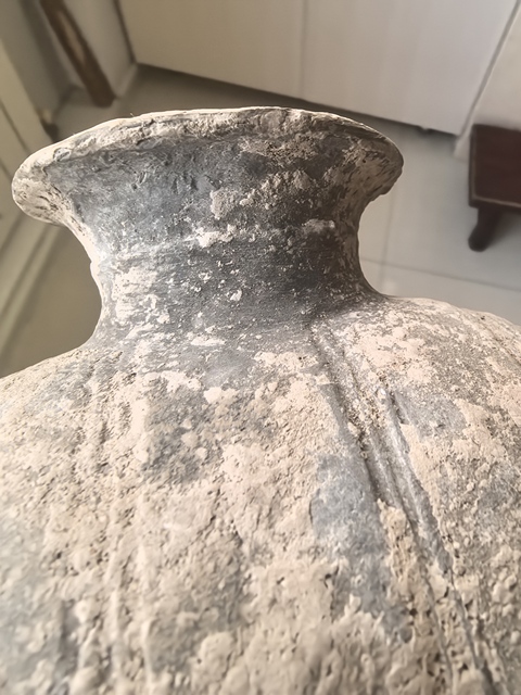 古玩陶瓷灰陶旋紋繭式壺真品鑒賞圖