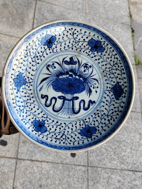 古玩陶瓷清乾隆青花一把蓮紋盤拍賣，當前價格2800元