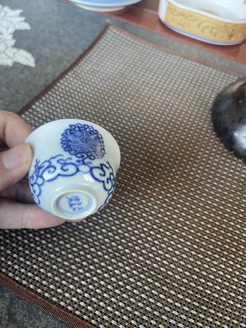 古玩陶瓷青花花卉紋杯真品鑒賞圖