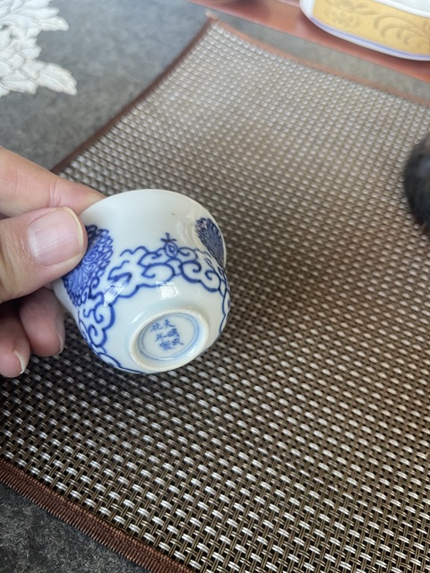 古玩陶瓷青花花卉紋杯真品鑒賞圖