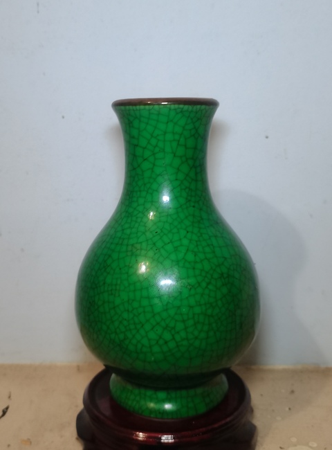 古玩陶瓷綠哥釉瓶真品鑒賞圖