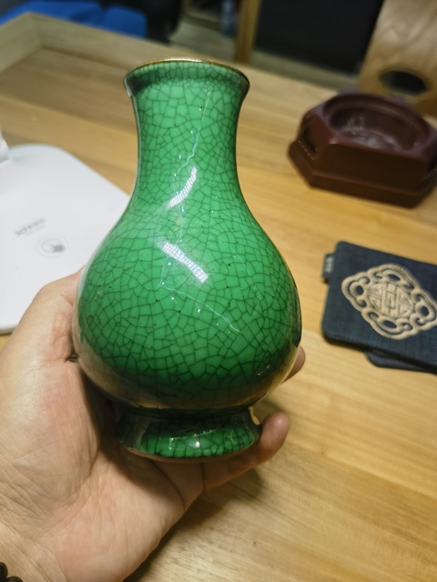 古玩陶瓷綠哥釉瓶真品鑒賞圖