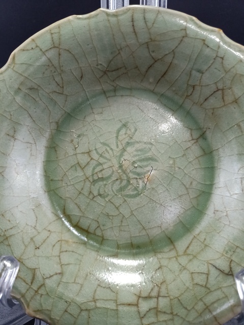 古玩陶瓷【明代】龍泉青瓷刻花葵口洗【文房雅器】【路份高，收藏價值好】拍賣，當前價格0元