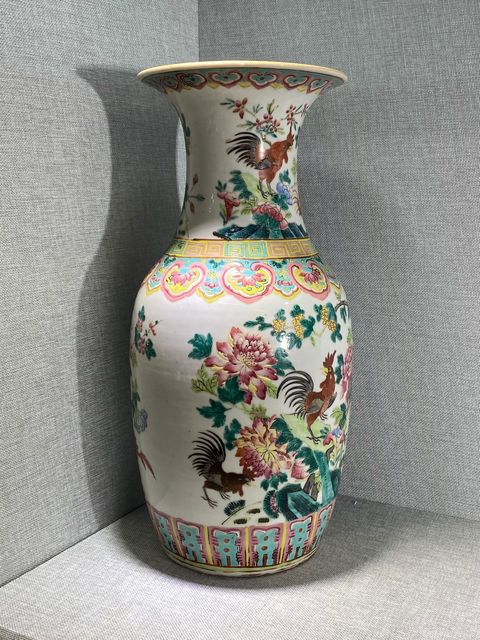 古玩陶瓷賞瓶拍賣，當(dāng)前價格19800元