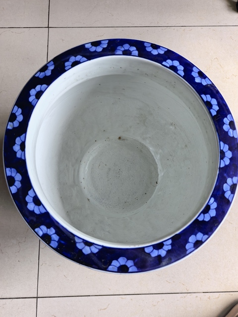 古玩陶瓷山水紋青花缸真品鑒賞圖