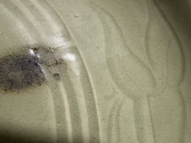 古玩陶瓷龍泉大盤真品鑒賞圖