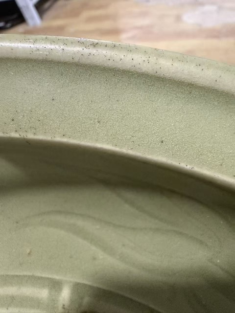 古玩陶瓷龍泉大盤真品鑒賞圖