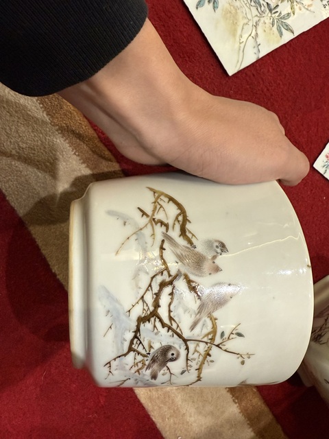 古玩陶瓷畢伯濤款花鳥紋花盆真品鑒賞圖