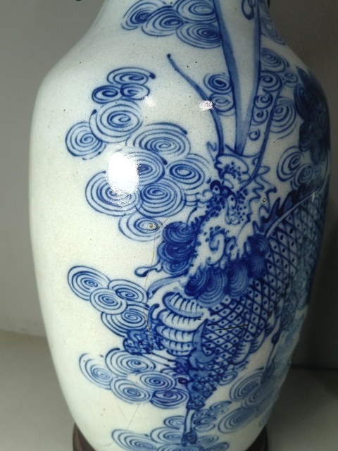 古玩陶瓷清晚期豆青釉青花麒麟雙耳撇口瓶拍賣，當(dāng)前價(jià)格450元