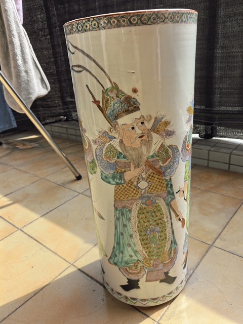 古玩陶瓷人物紋卷筒真品鑒賞圖