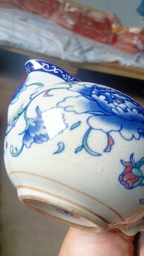 古玩陶瓷青花加彩花卉紋茶壺真品鑒賞圖